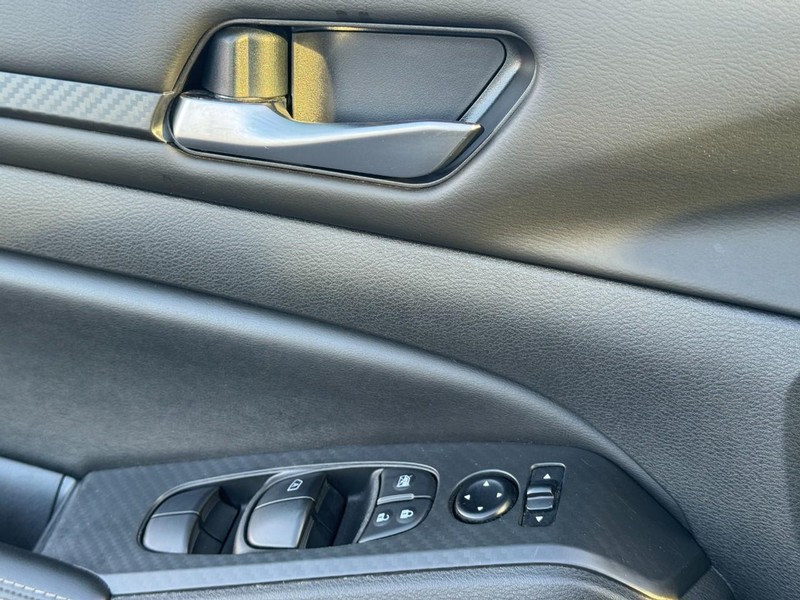 Nissan Altima Vehicle Image 21