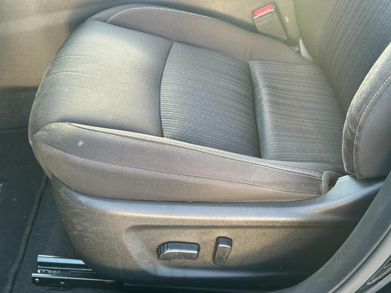 Nissan Altima Vehicle Image 22