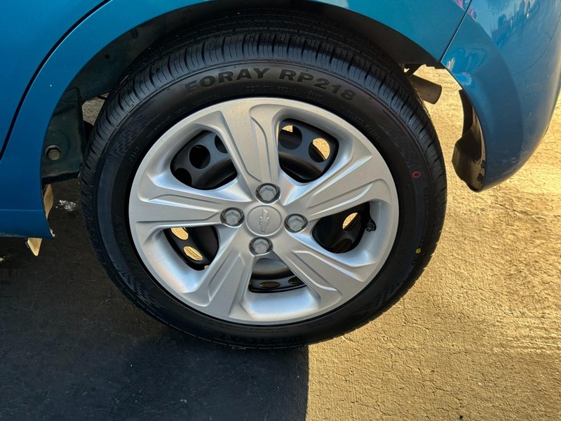 Chevrolet Spark Vehicle Image 06