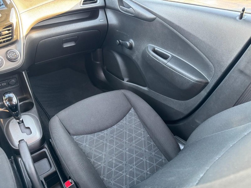 Chevrolet Spark Vehicle Image 14