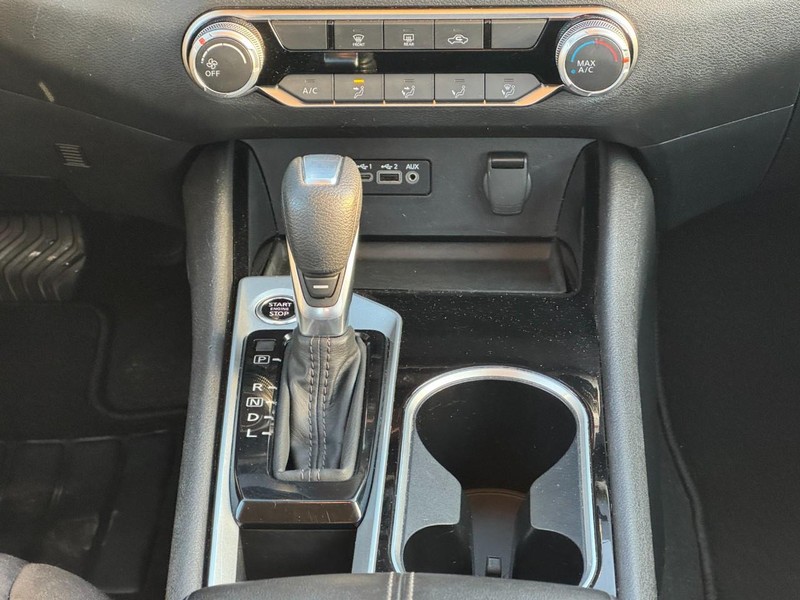 Nissan Altima Vehicle Image 14