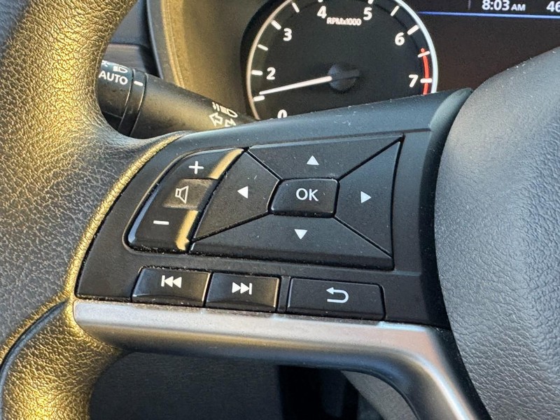 Nissan Altima Vehicle Image 17