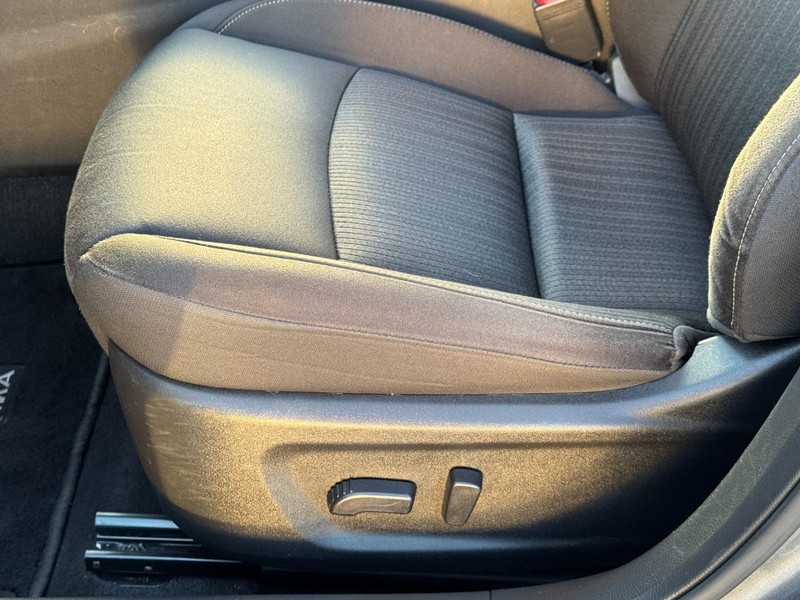 Nissan Altima Vehicle Image 23