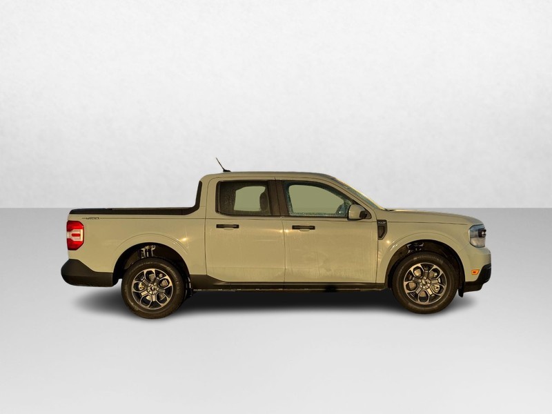 Ford Maverick Vehicle Image 02