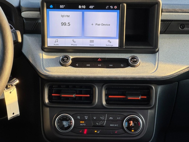 Ford Maverick Vehicle Image 13