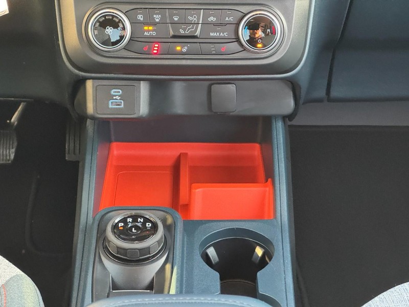 Ford Maverick Vehicle Image 14