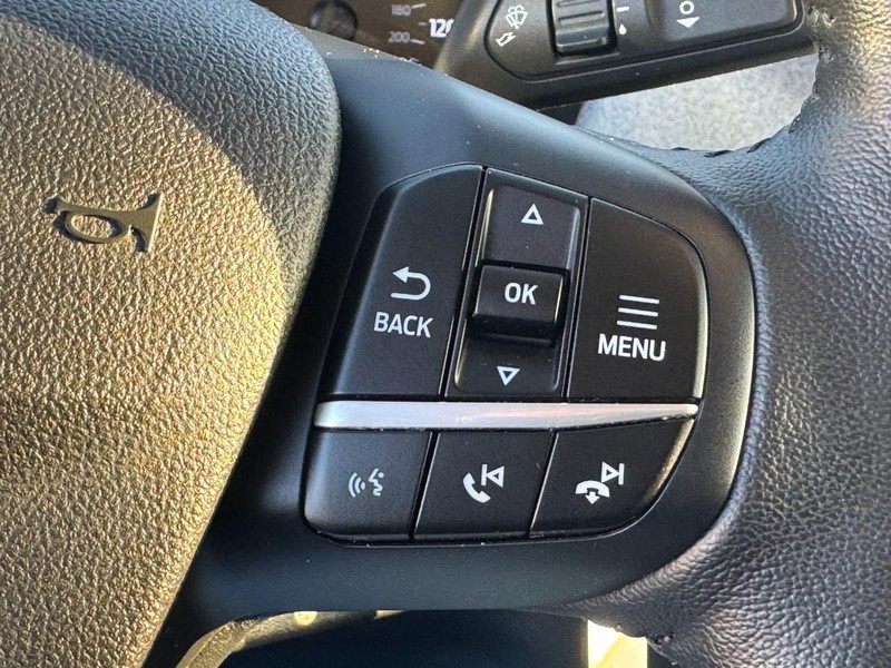 Ford Maverick Vehicle Image 18