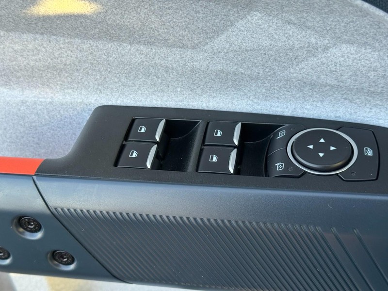 Ford Maverick Vehicle Image 23