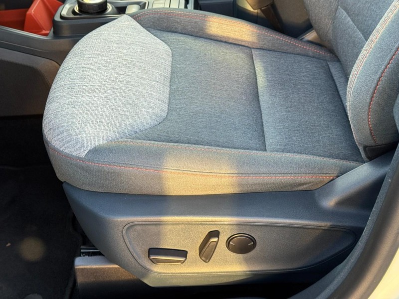 Ford Maverick Vehicle Image 24