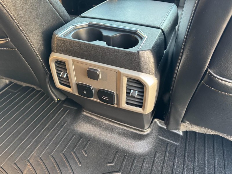 Ford Super Duty F-250 SRW Vehicle Image 16