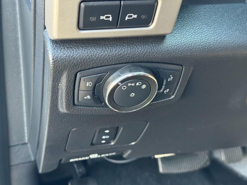 Ford Super Duty F-250 SRW Vehicle Image 18