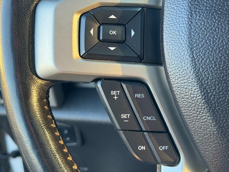 Ford Super Duty F-250 SRW Vehicle Image 19