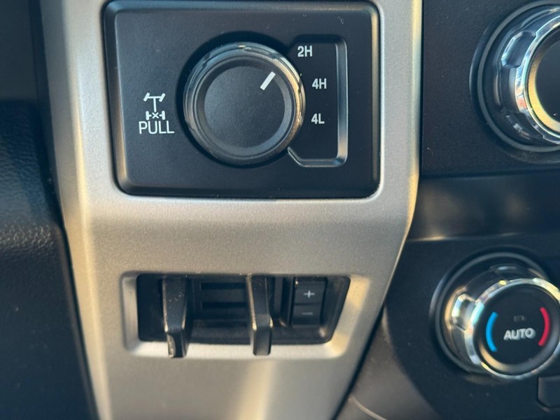 Ford Super Duty F-250 SRW Vehicle Image 22