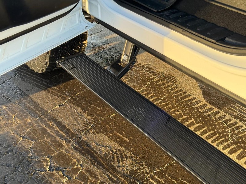 Ford Super Duty F-250 SRW Vehicle Image 25