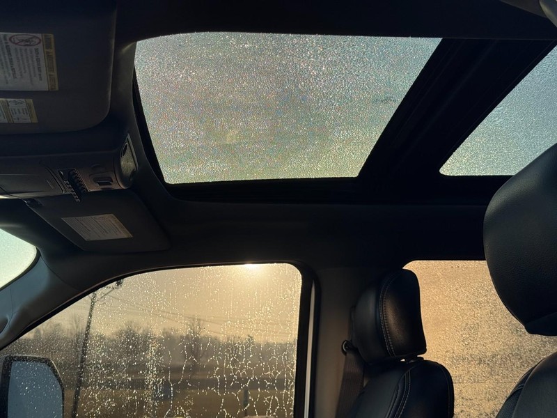 Ford Super Duty F-250 SRW Vehicle Image 26