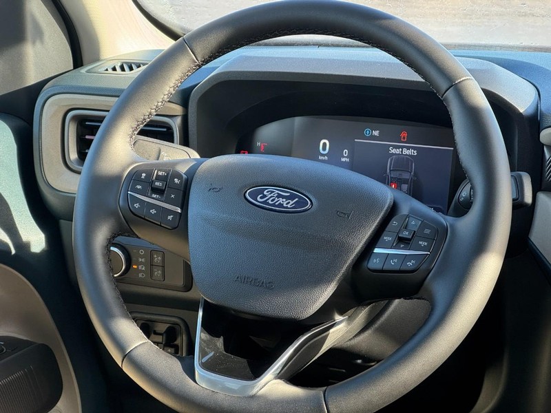 Ford Maverick Vehicle Image 07