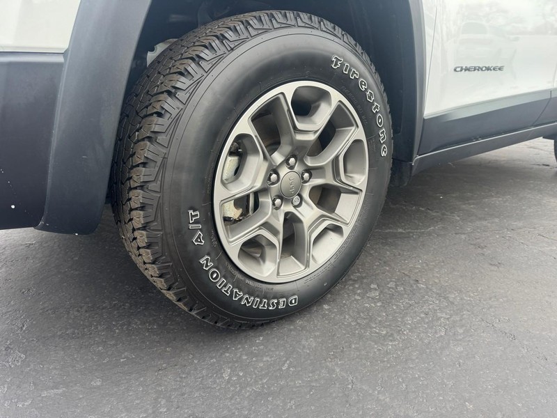 Jeep Cherokee Vehicle Image 07