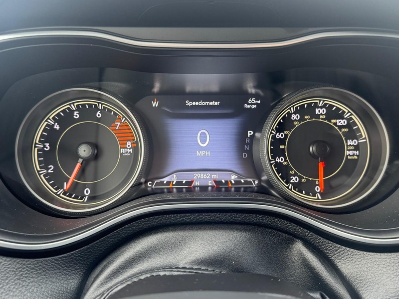 Jeep Cherokee Vehicle Image 13