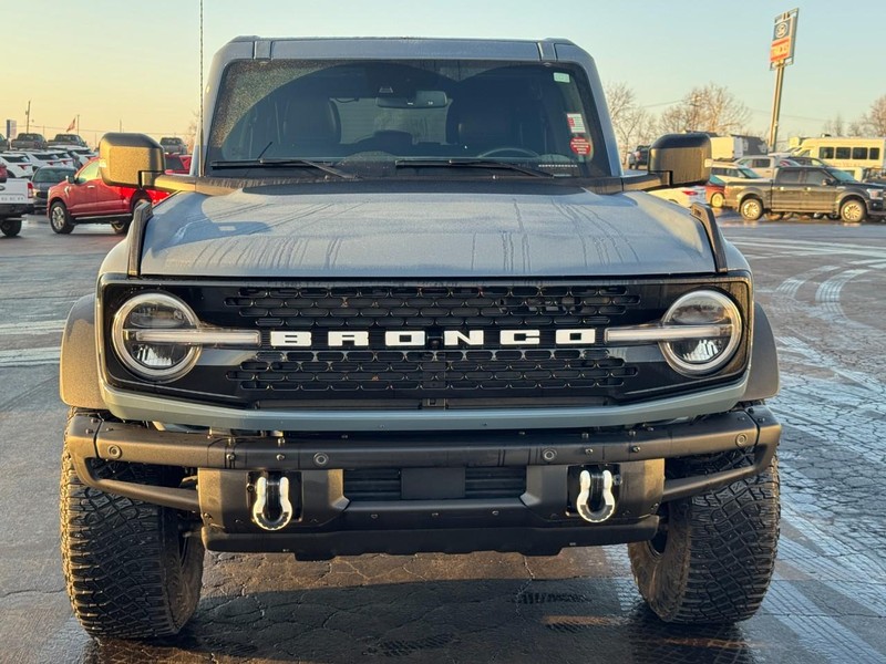 Ford Bronco Vehicle Image 09