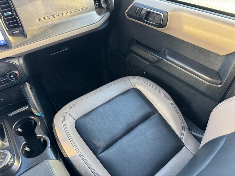 Ford Bronco Vehicle Image 15