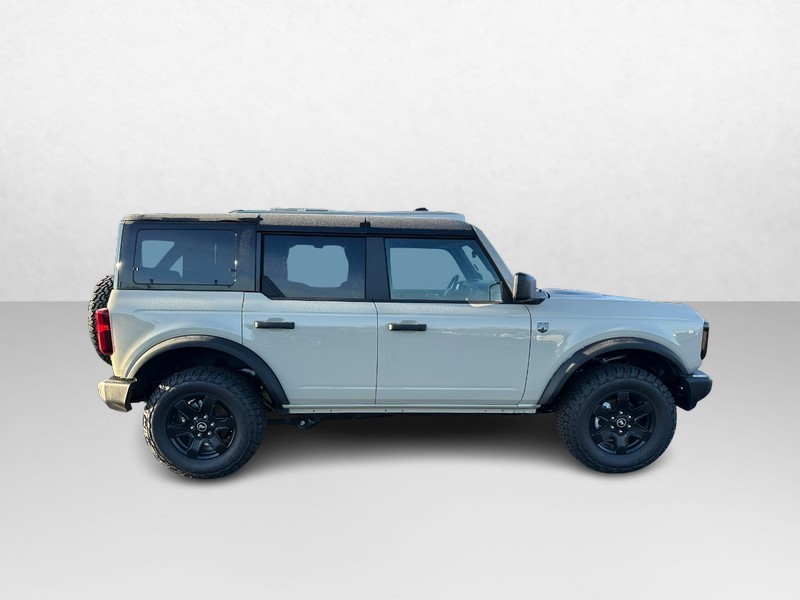 Ford Bronco Vehicle Image 02