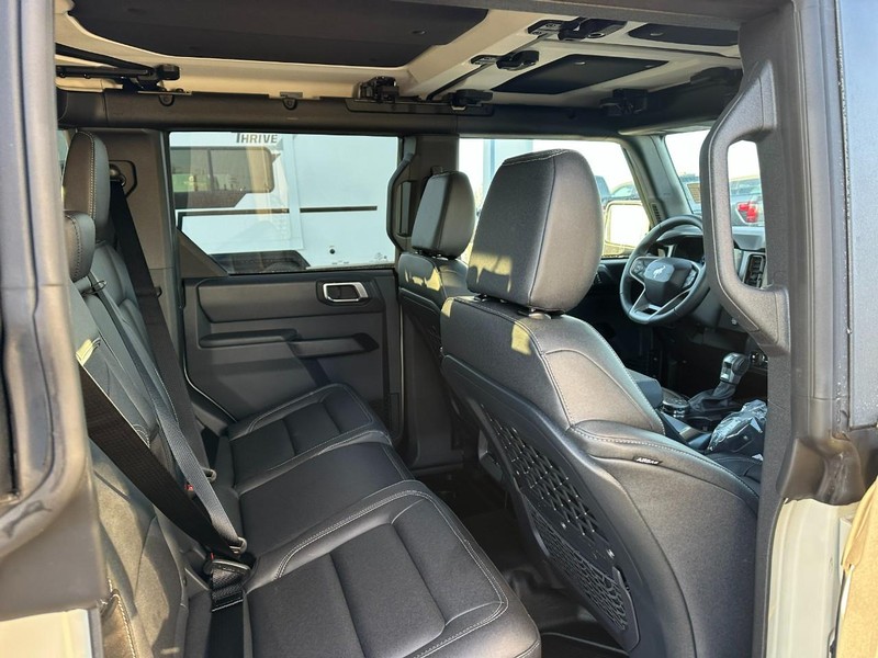 Ford Bronco Vehicle Image 04