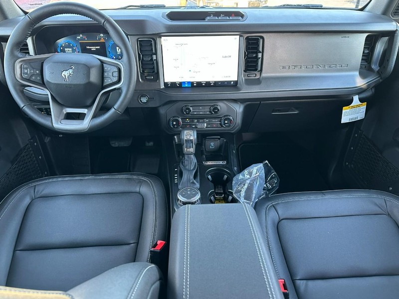 Ford Bronco Vehicle Image 05