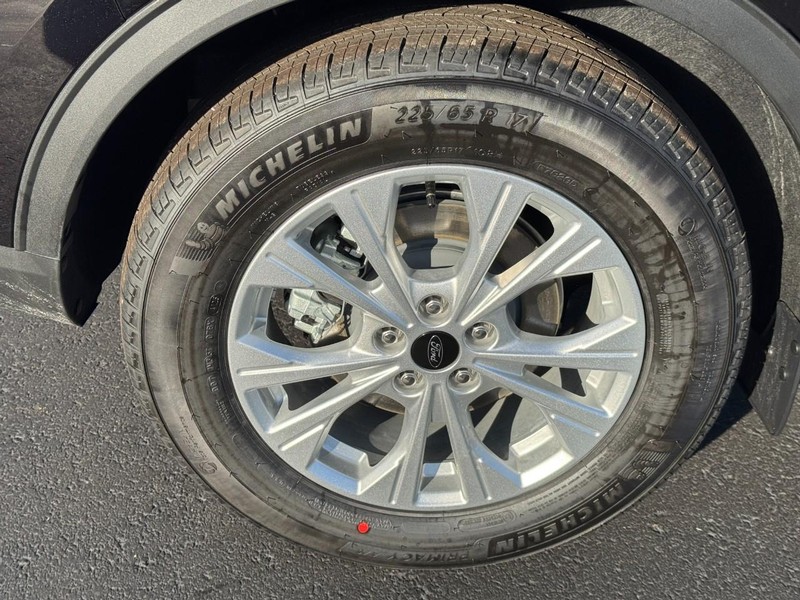 Ford Escape Vehicle Image 04