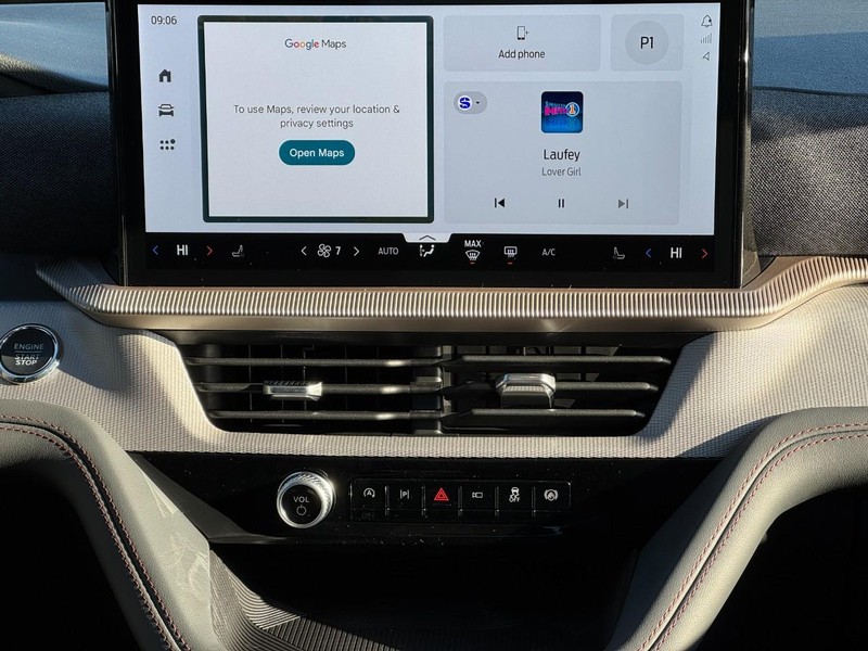 Ford Explorer Vehicle Image 10