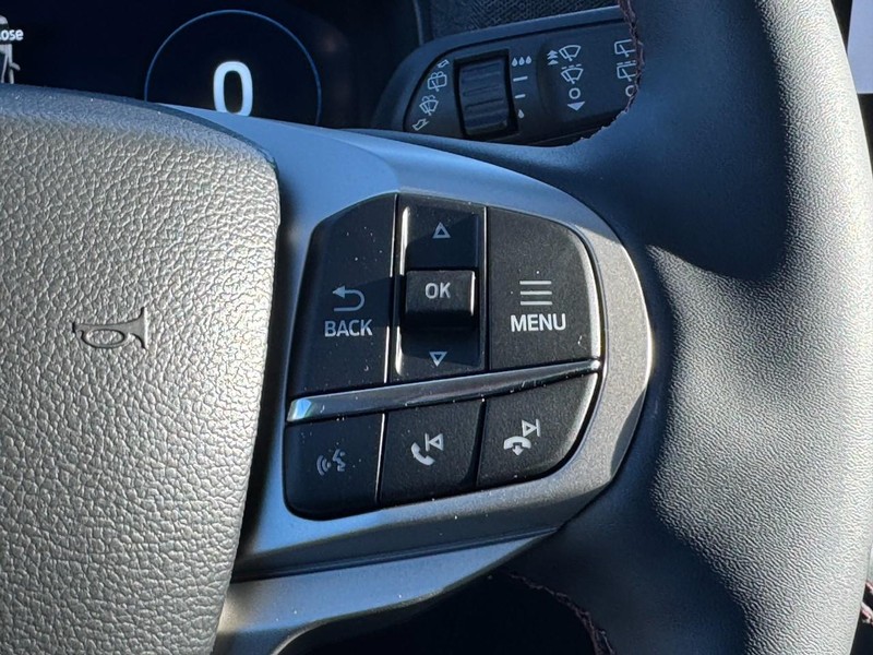 Ford Explorer Vehicle Image 17