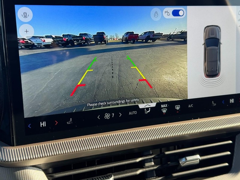 Ford Explorer Vehicle Image 19