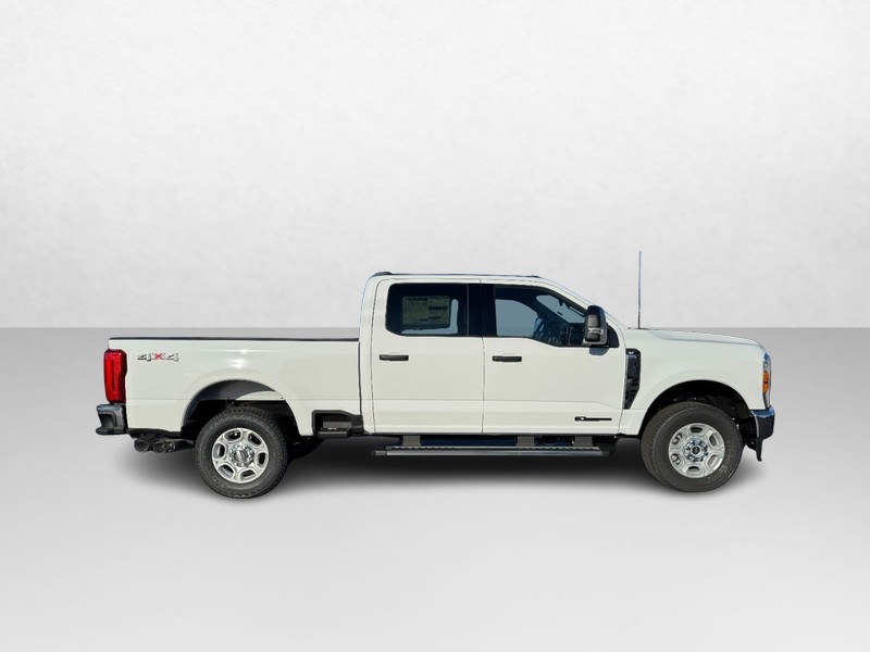 Ford Super Duty F-250 SRW Vehicle Image 02
