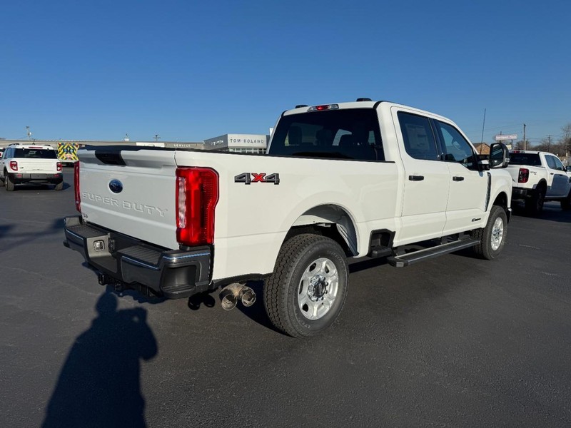 Ford Super Duty F-250 SRW Vehicle Image 03