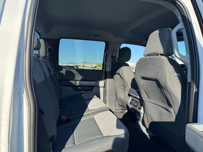 Ford Super Duty F-250 SRW Vehicle Image 06