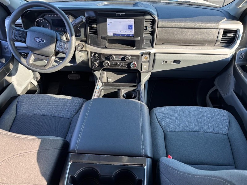 Ford Super Duty F-250 SRW Vehicle Image 07