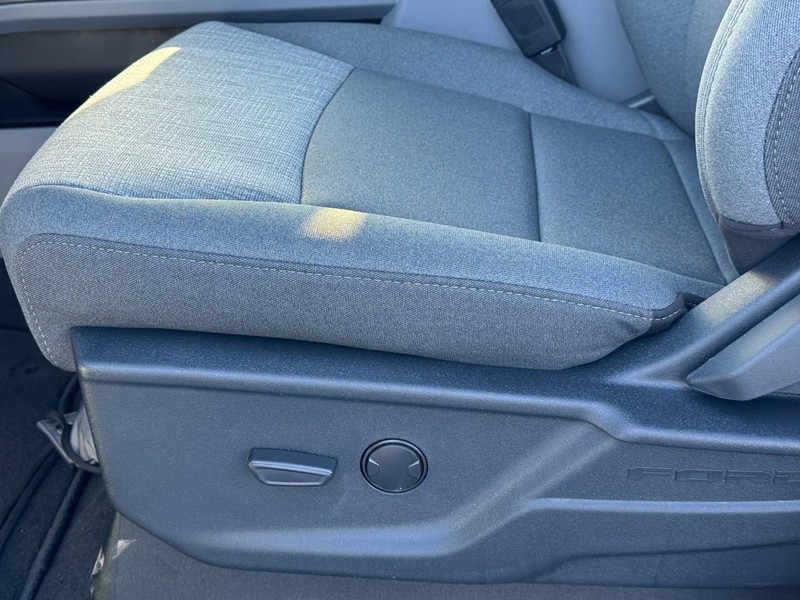 Ford Super Duty F-250 SRW Vehicle Image 14