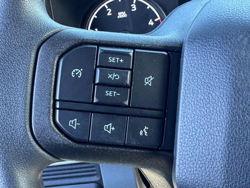 Ford Super Duty F-250 SRW Vehicle Image 16