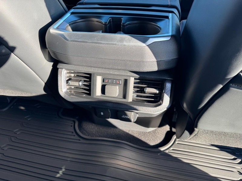 Ford F-150 Vehicle Image 11