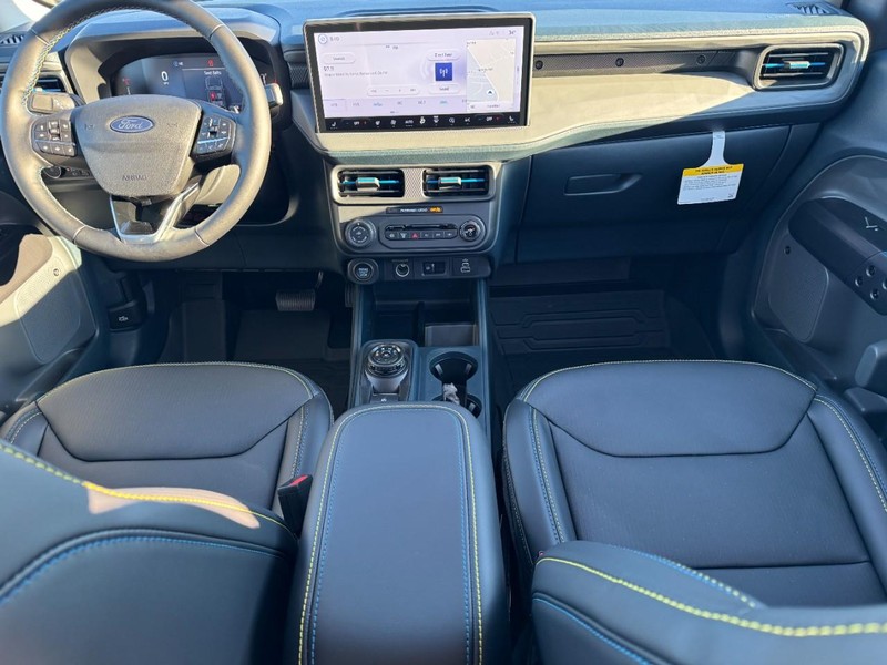 Ford Maverick Vehicle Image 06