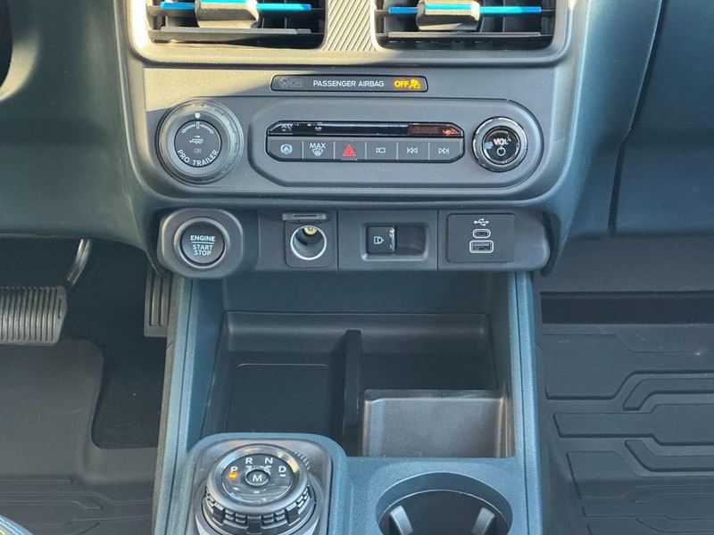 Ford Maverick Vehicle Image 09