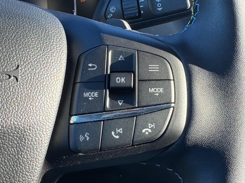 Ford Maverick Vehicle Image 15