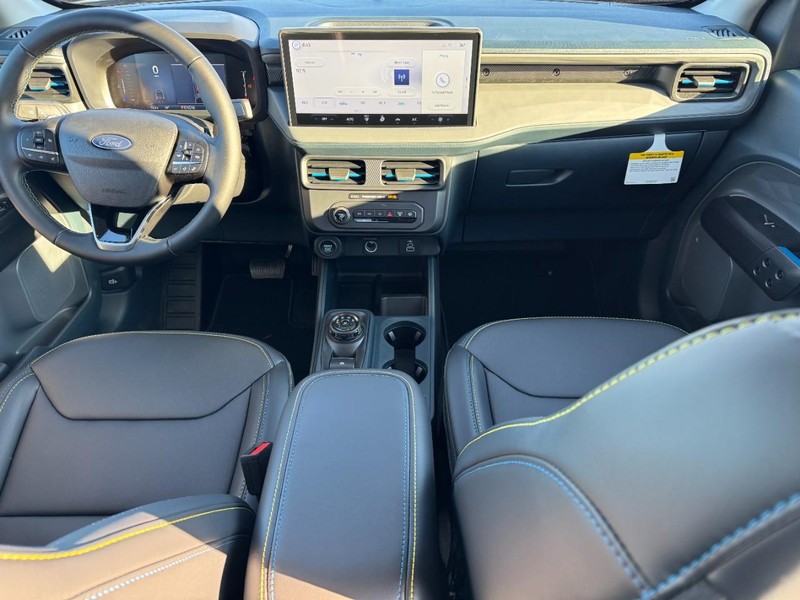 Ford Maverick Vehicle Image 06