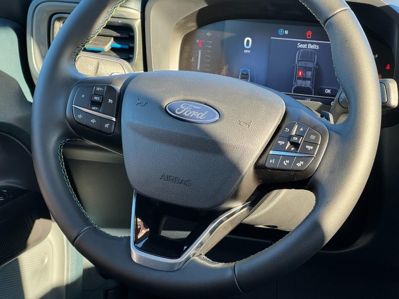 Ford Maverick Vehicle Image 07