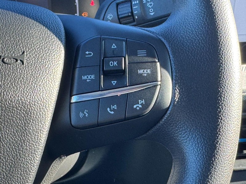 Ford Maverick Vehicle Image 13