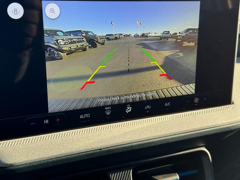 Ford Maverick Vehicle Image 14