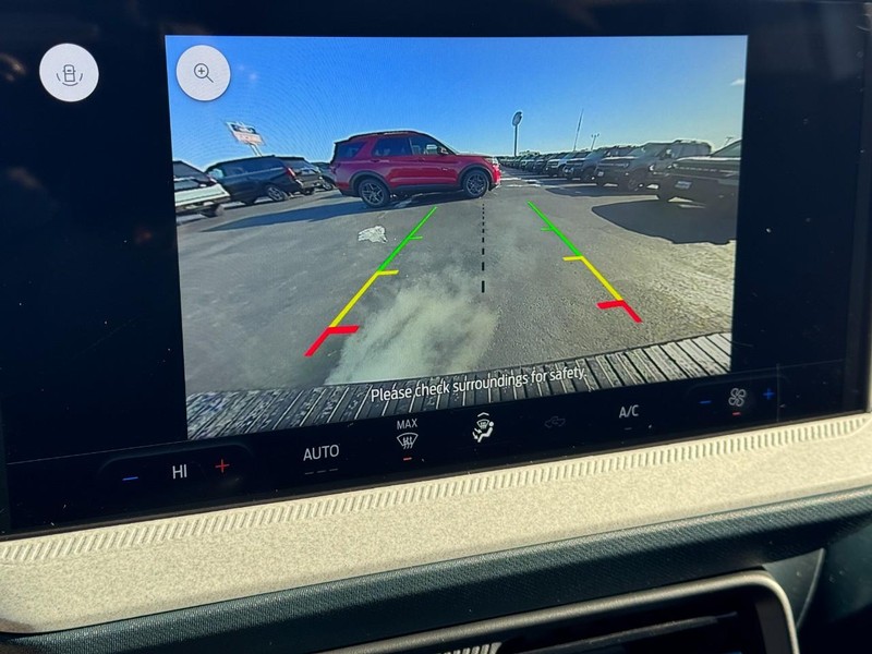 Ford Maverick Vehicle Image 15