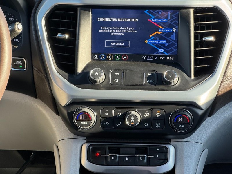 GMC Acadia Vehicle Image 14