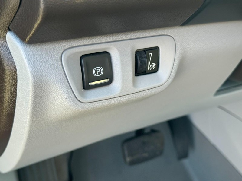 GMC Acadia Vehicle Image 18