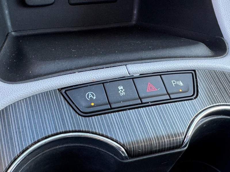 GMC Acadia Vehicle Image 23