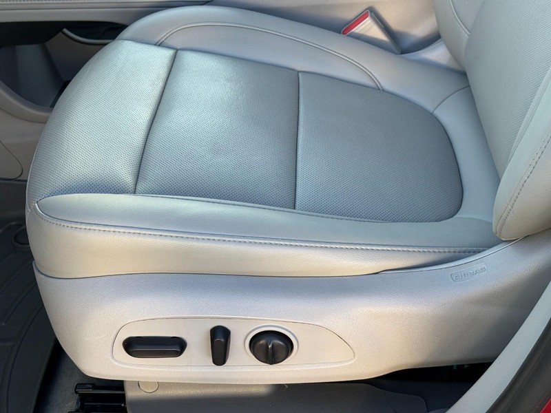 GMC Acadia Vehicle Image 27